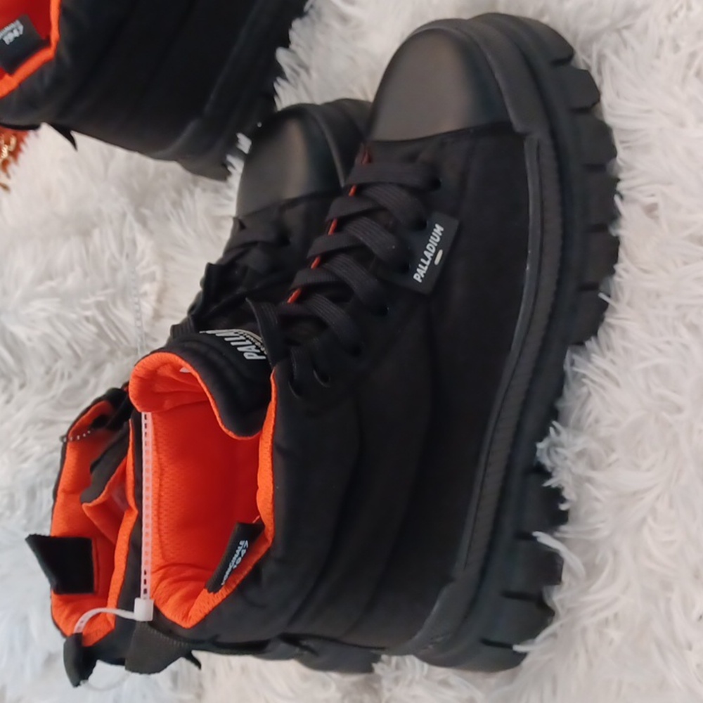 Palladium Free People Revolt Hi Top Lug Sole Tennis Shoes Star Black NEW